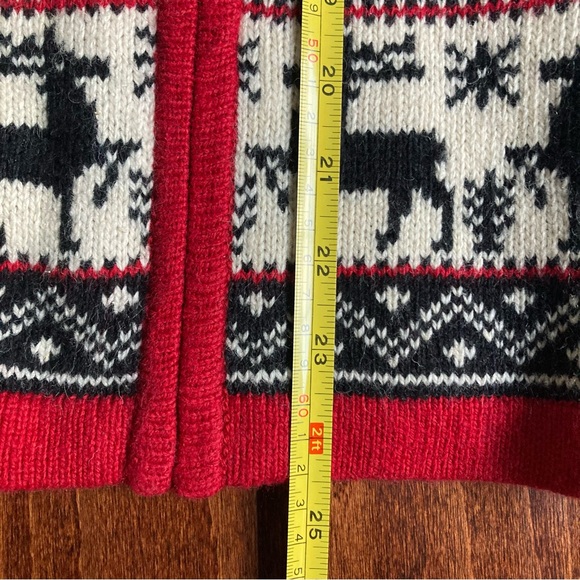 Vintage Red & White Cardigan sweater Woman’s Large Christmas Reindeer Holly Ugly - Picture 10 of 15
